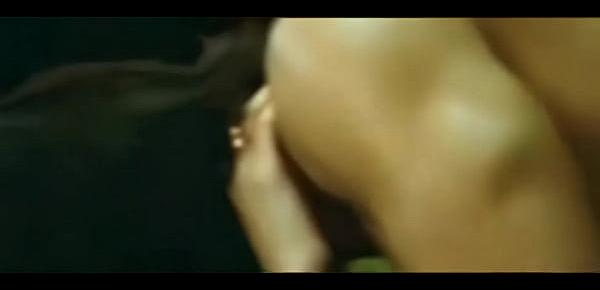  Kareena Kapoor Hot Scene In Heroine Movie HD